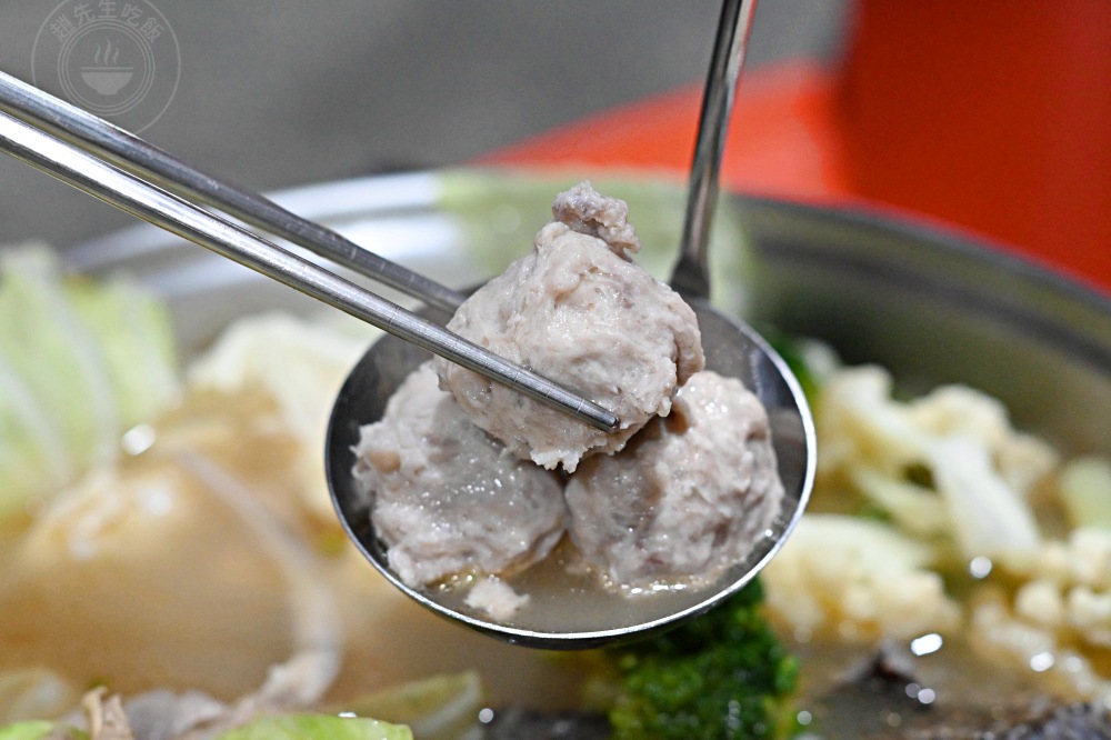 竟然在廟前吃薑母鵝跟羊肉爐！全台最新爆紅，剛開幕就被訂滿！ @趙先生吃飯