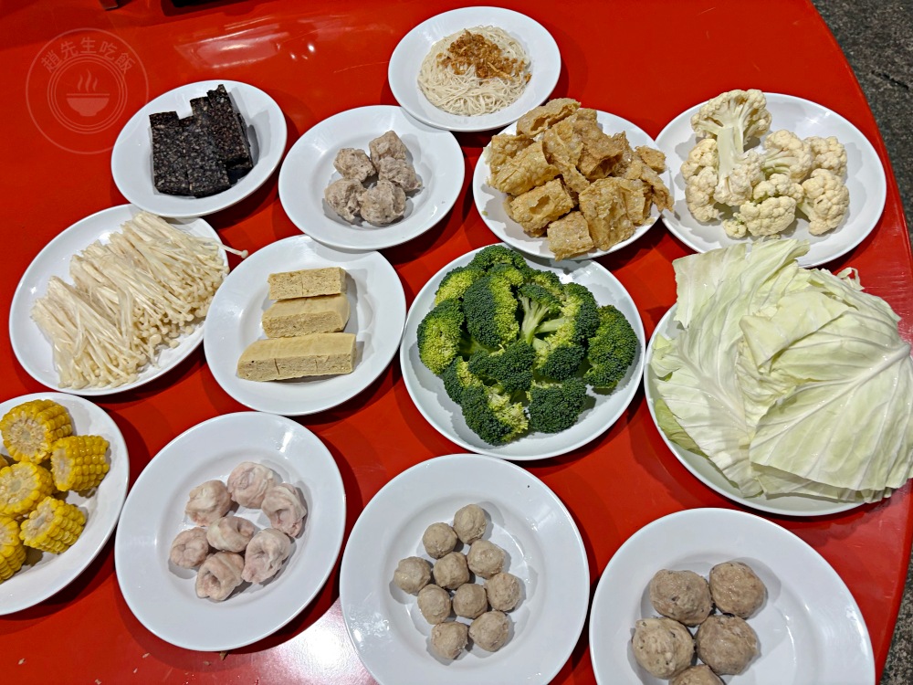 竟然在廟前吃薑母鵝跟羊肉爐！全台最新爆紅，剛開幕就被訂滿！ @趙先生吃飯