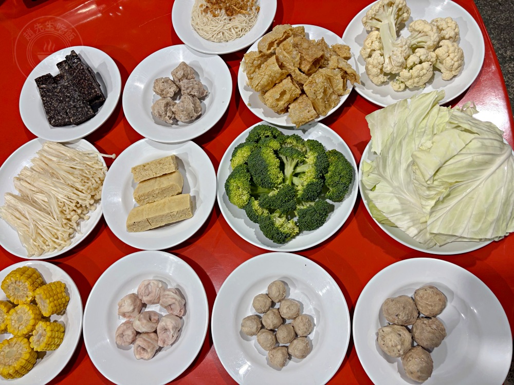 竟然在廟前吃薑母鵝跟羊肉爐！全台最新爆紅，剛開幕就被訂滿！ @趙先生吃飯