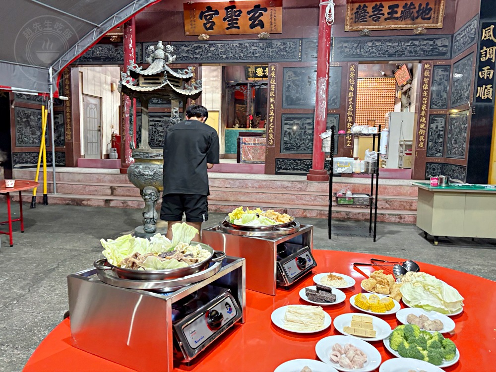 竟然在廟前吃薑母鵝跟羊肉爐！全台最新爆紅，剛開幕就被訂滿！ @趙先生吃飯