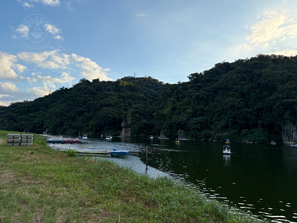 一半人不知道，小王子竟然在台灣，風景太美，走吊橋看夕陽，還能看山河景 @趙先生吃飯