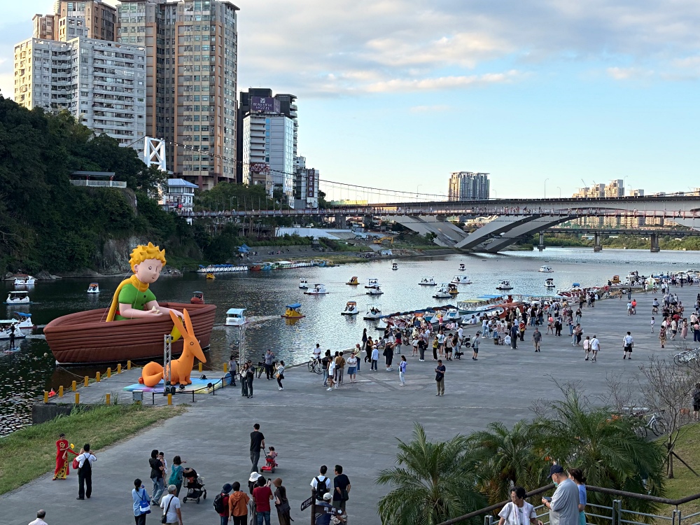 一半人不知道，小王子竟然在台灣，風景太美，走吊橋看夕陽，還能看山河景 @趙先生吃飯