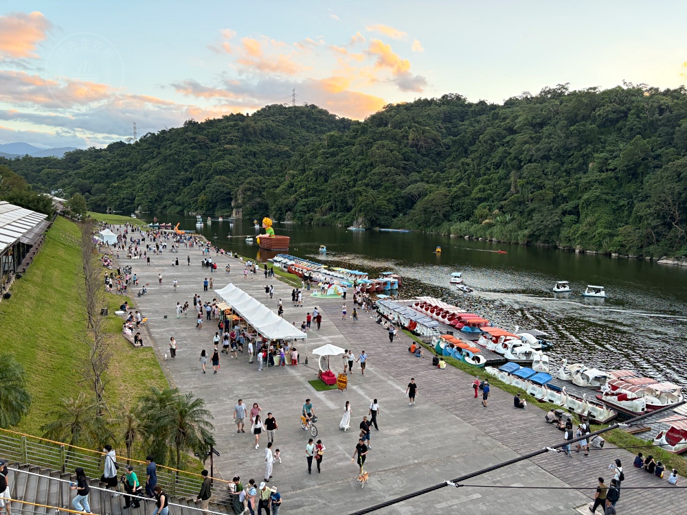 一半人不知道，小王子竟然在台灣，風景太美，走吊橋看夕陽，還能看山河景 @趙先生吃飯