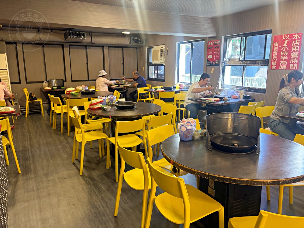 40年在地知名石頭火鍋，平日一開店也爆滿，師傅超會爆香，便宜好吃！ @趙先生吃飯