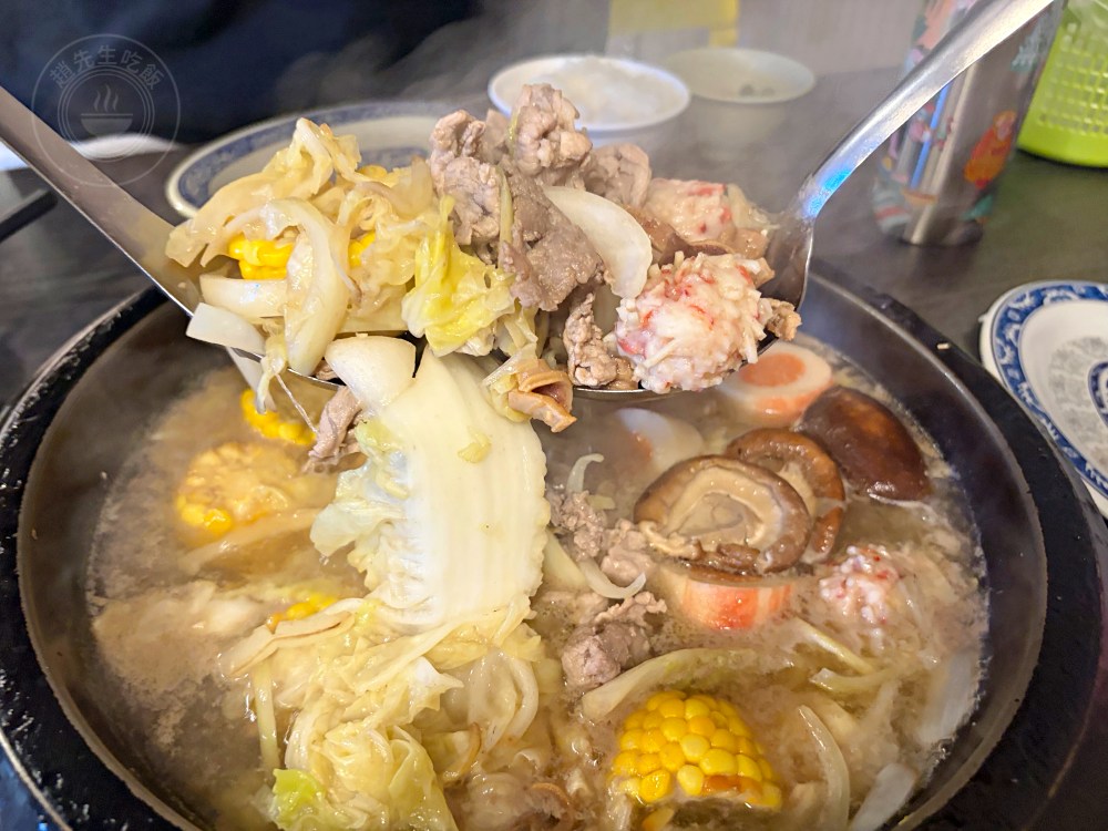 【台南美食】陳記大灣粿仔，大灣黃昏市場60年排隊老店，靈魂醬汁小吃推薦加蛋(菜單) @趙先生吃飯