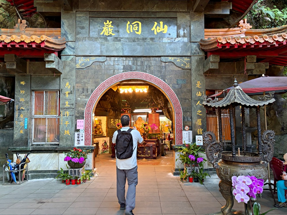 洞穴千萬別亂進！裡面竟然藏著神仙秘境，一線天密道石壁雕刻太震撼！ @趙先生吃飯