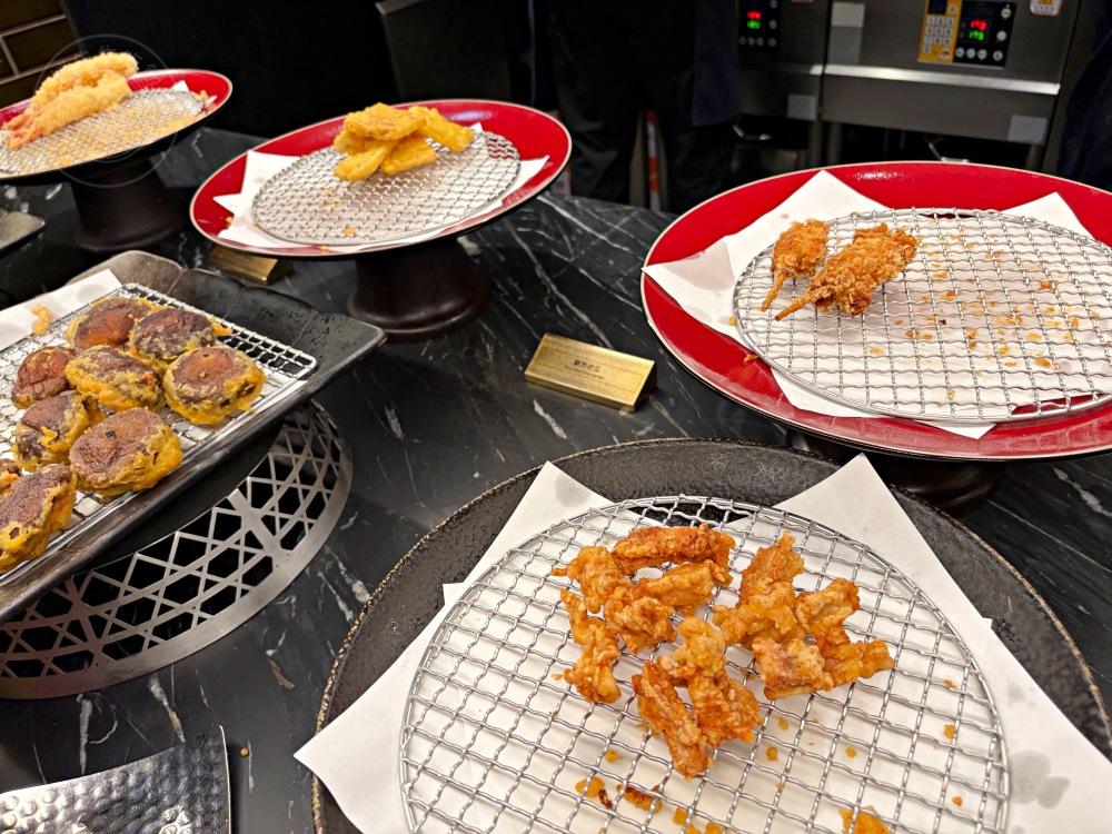 高級料理吃到飽太便宜，師傅補到沒表情，牛排干貝鮑魚生魚片吃到飽！ @趙先生吃飯