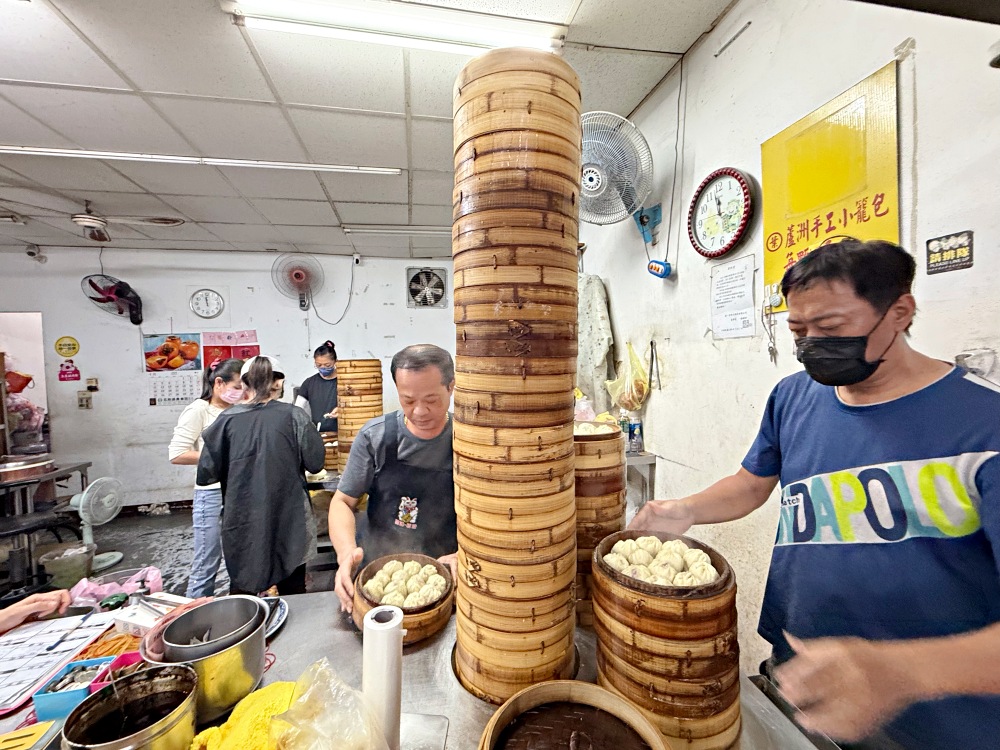 10元小籠包被罵都買不到，很多人一次買100顆，大顆爆汁，6顆就超飽！ @趙先生吃飯