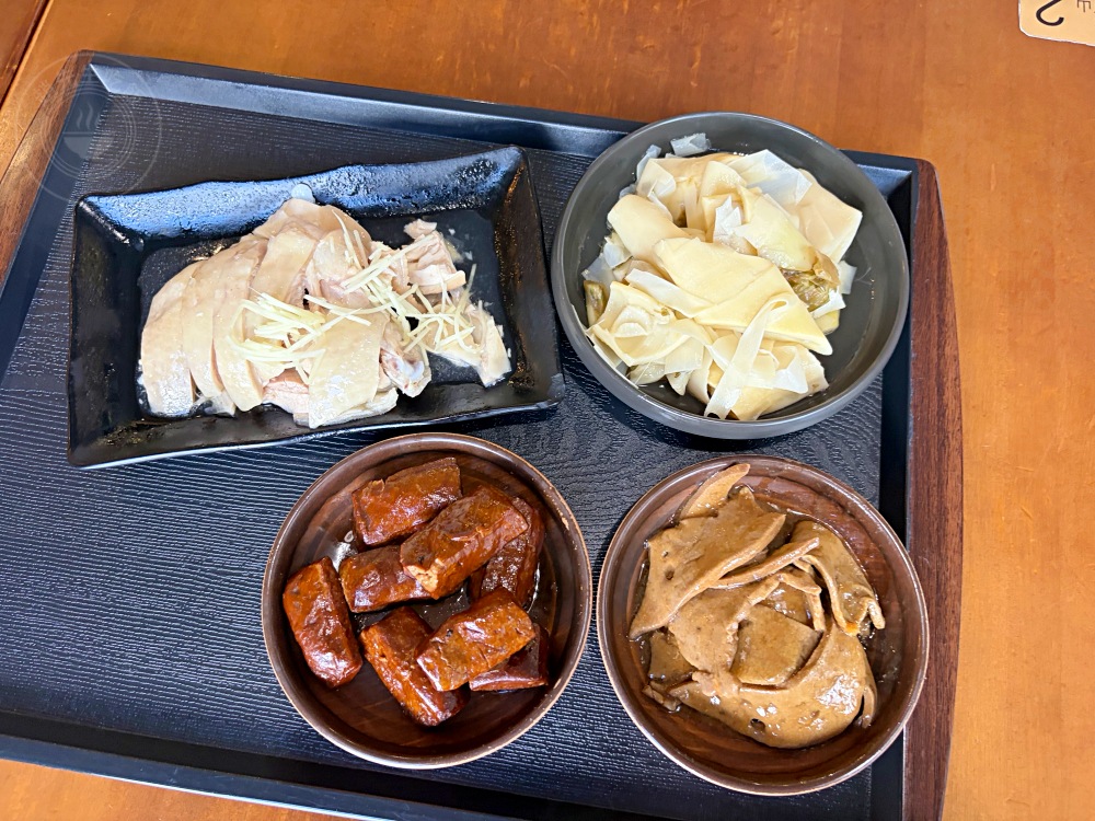 阿伯的70年乾麵店,從小攤車賣到蓋4層樓!還拿到米其林認證,天天排隊 @趙先生吃飯 阿伯的70年乾麵店,從小攤車賣到蓋4層樓!還拿到米其林認證,天天排隊 @趙先生吃飯