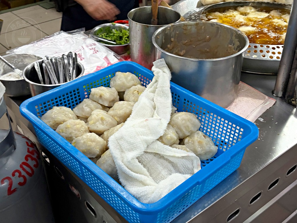 開30年的北斗肉圓，很多人吃過就一直吃，竟然有芋頭口味，竹筍也好吃 @趙先生吃飯