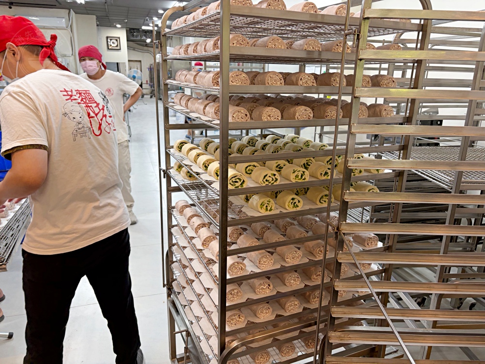 老闆說常被罵，說料太多出貨太慢，饅頭包子在地名店，吃過都超愛！ @趙先生吃飯