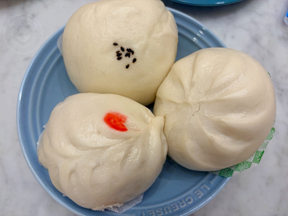 老闆說常被罵，說料太多出貨太慢，饅頭包子在地名店，吃過都超愛！ @趙先生吃飯