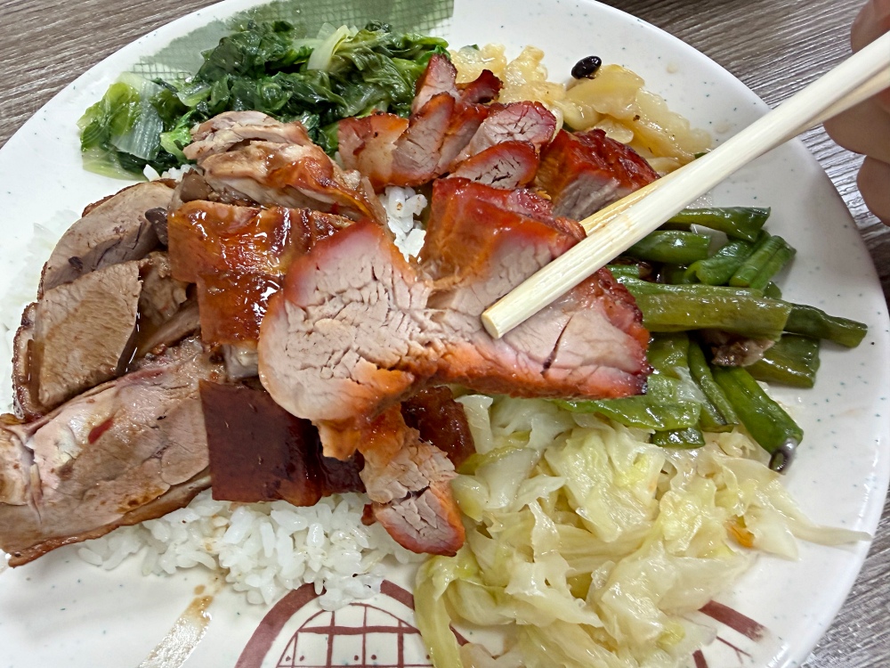 挑戰全台燒臘最便宜、最好吃,4肉4菜才125元,還有飲料跟湯喝到飽! @趙先生吃飯 挑戰全台燒臘最便宜、最好吃,4肉4菜才125元,還有飲料跟湯喝到飽! @趙先生吃飯
