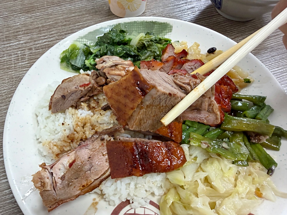 挑戰全台燒臘最便宜、最好吃,4肉4菜才125元,還有飲料跟湯喝到飽! @趙先生吃飯 挑戰全台燒臘最便宜、最好吃,4肉4菜才125元,還有飲料跟湯喝到飽! @趙先生吃飯