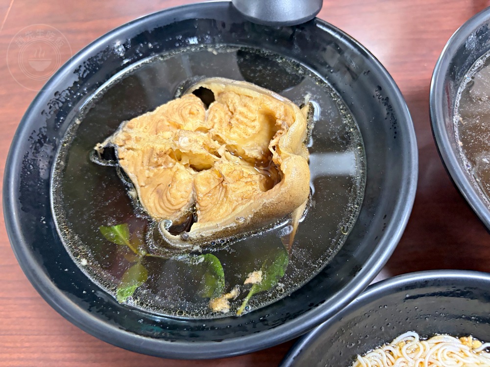 是傳統中藥行老店,大家卻都來吃藥燉排骨跟土虱,麵線也是一流! @趙先生吃飯 是傳統中藥行老店,大家卻都來吃藥燉排骨跟土虱,麵線也是一流! @趙先生吃飯
