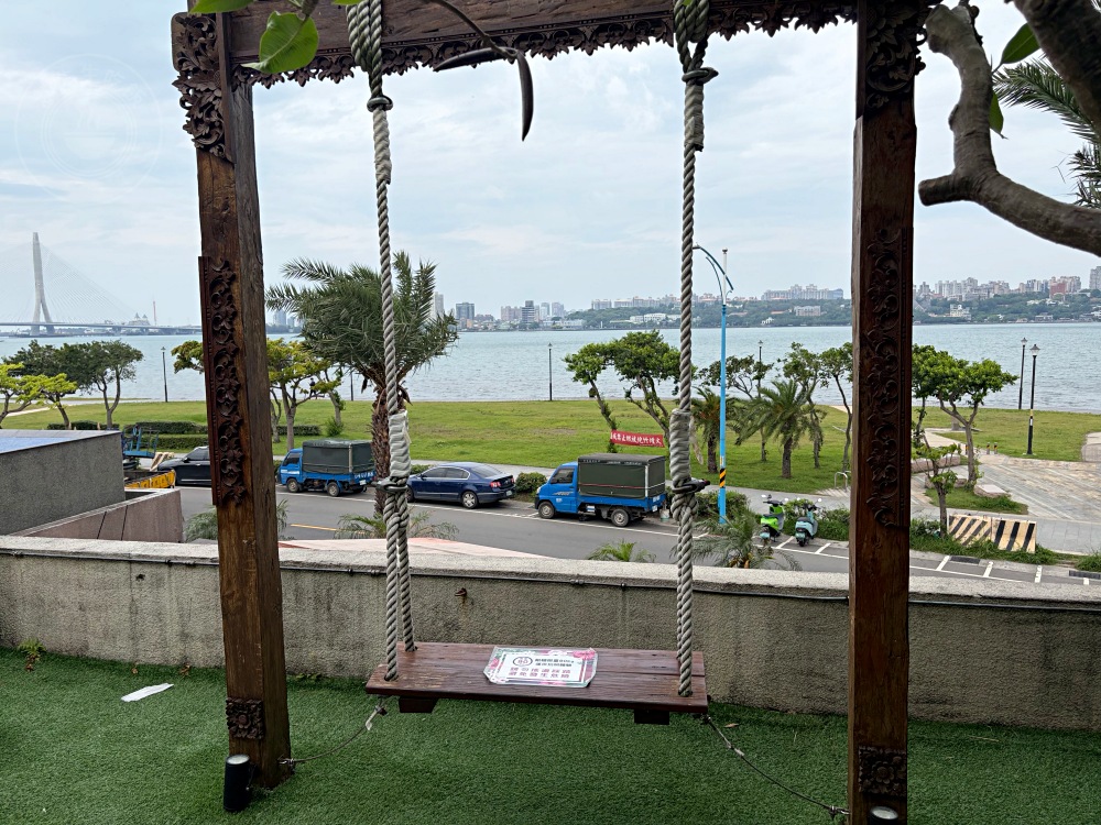 幾乎沒人相信這餐廳竟然在台灣，公認超像峇里島，河景第一排超震撼！ @趙先生吃飯