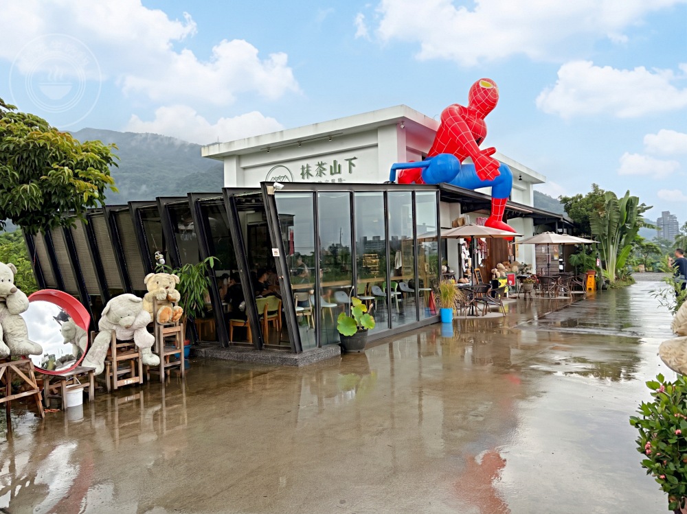 半夜還在客滿的60年小吃店很可怕，炸蝦、紅燒肉、旗魚米粉都太好吃！ @趙先生吃飯